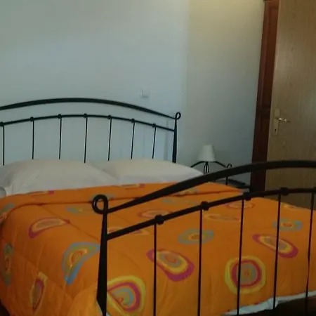 Apartment Sandra Hvar *