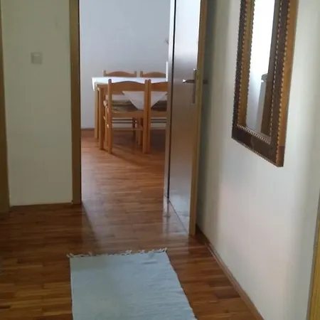 Apartment Sandra Hvar