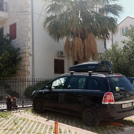 Apartment Sandra Hvar