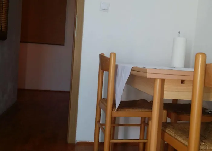 Sandra Hvar * هفار