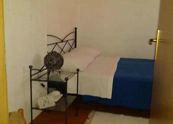 Apartment Sandra Hvar *